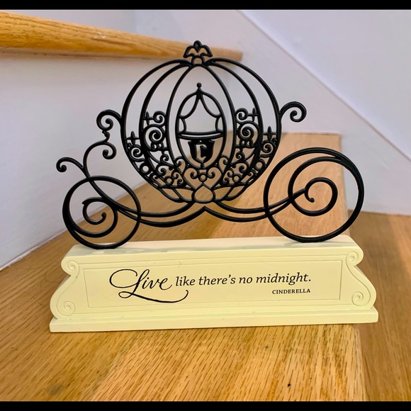 Disney Hallmark Cinderella Figurine - Picture 1 of 4